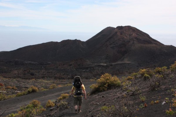 8-4 volcan de teneguia karik anika