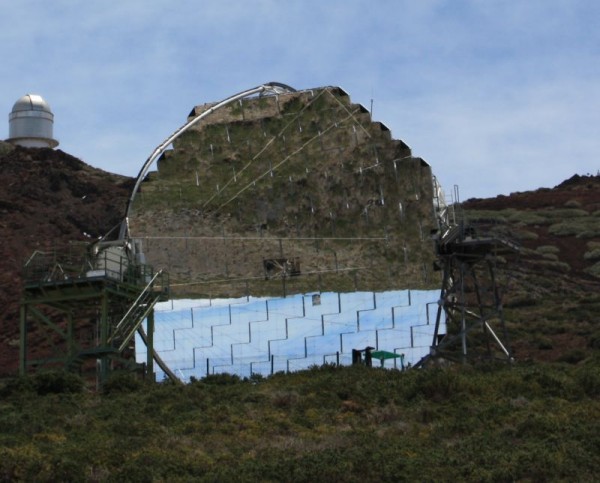 Enorme spiegel van observatorium