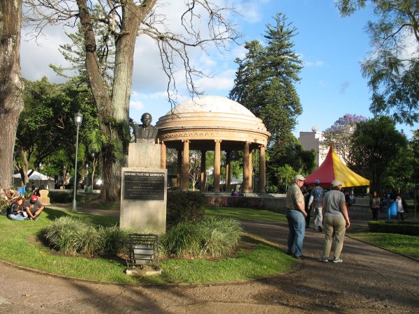 Parque Morazan (met Teplo di Musica)