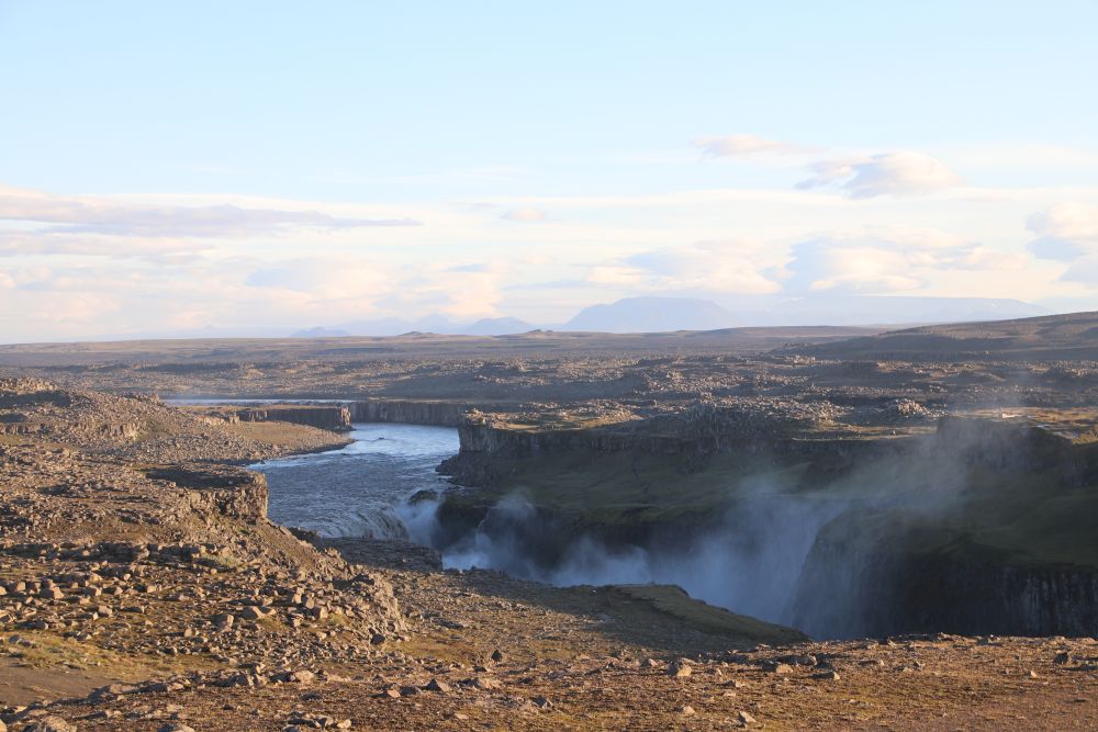 22-8 dettifoss canyon2